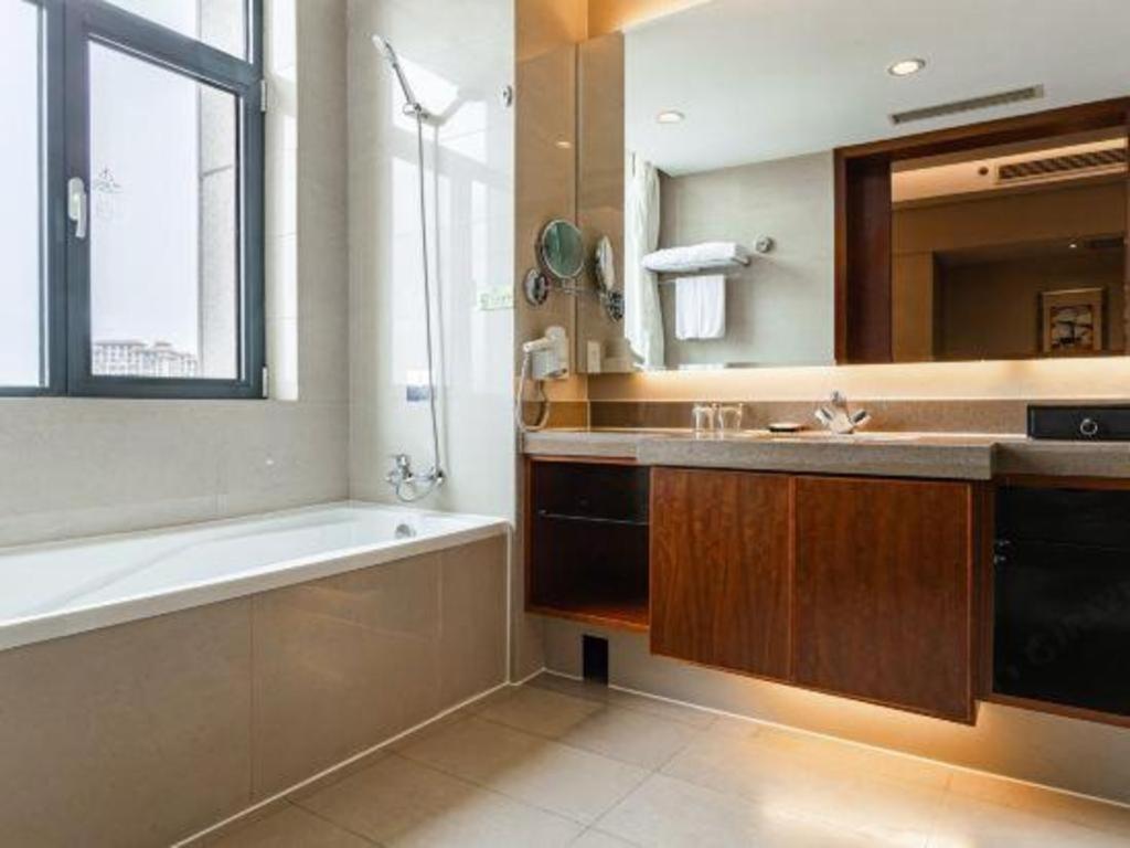 Qingdao Blue Horizon Hotel Licang Exterior photo