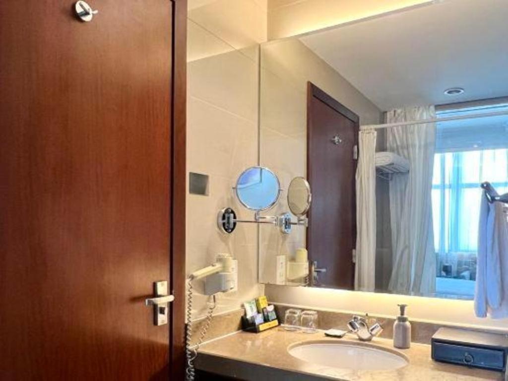 Qingdao Blue Horizon Hotel Licang Exterior photo