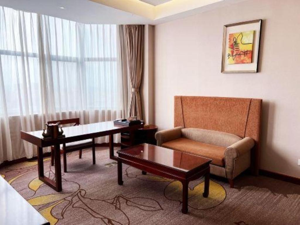 Qingdao Blue Horizon Hotel Licang Exterior photo